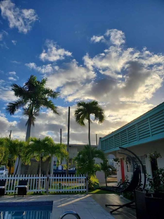Georges Royal Inn Frederiksted Exterior foto